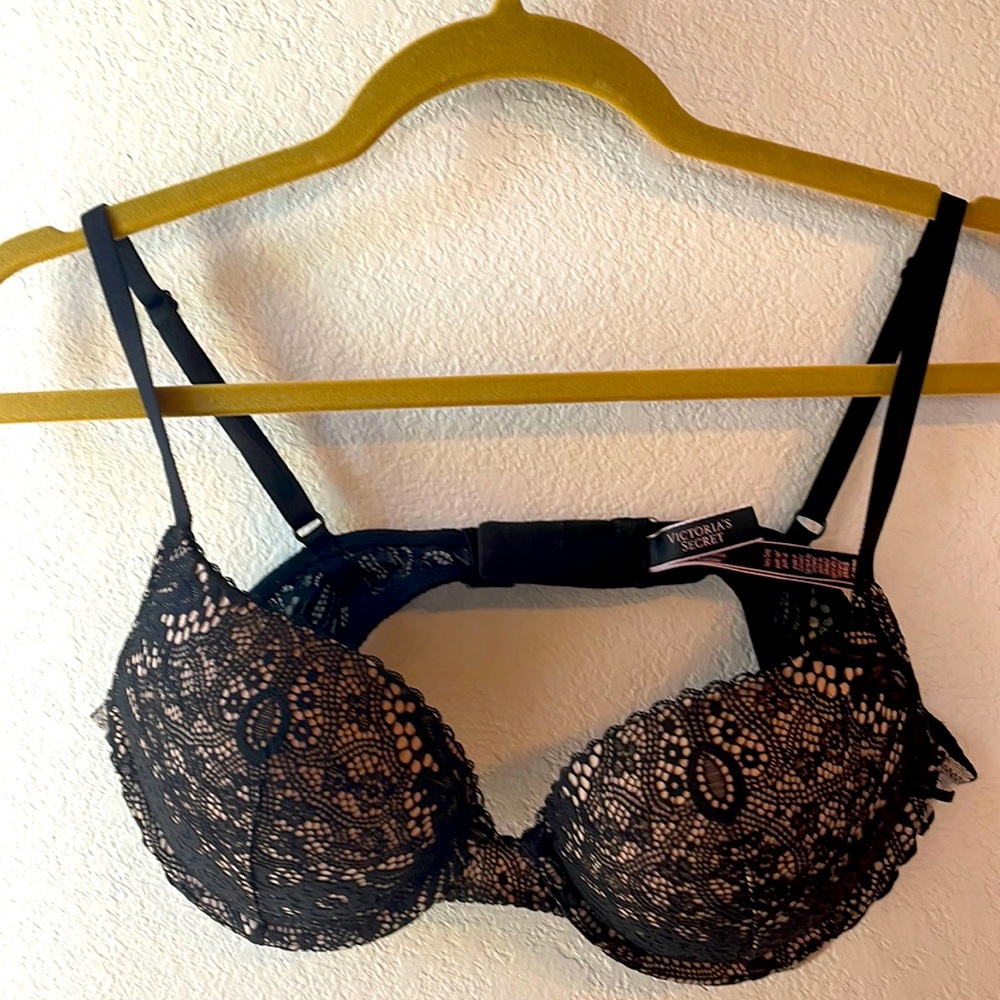Victoria’s Secret Black Lace Very Sexy Push-Up size 36B